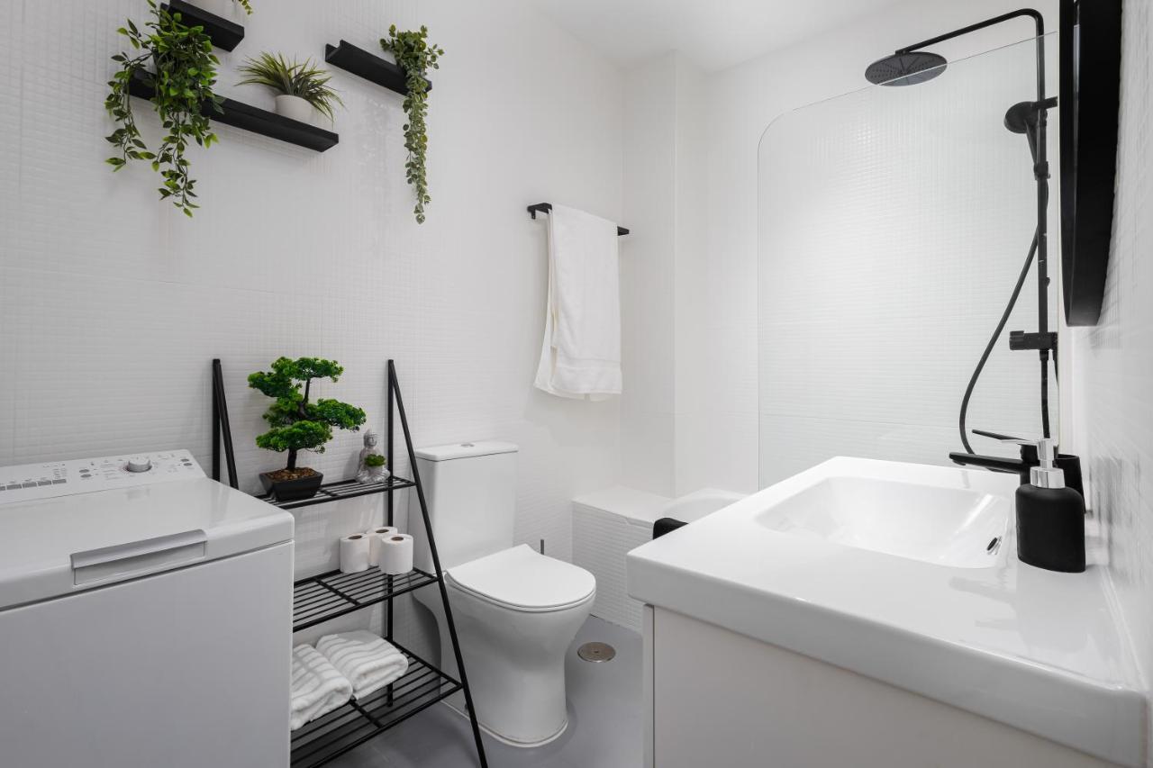 Central Studio Apartment Малага Экстерьер фото